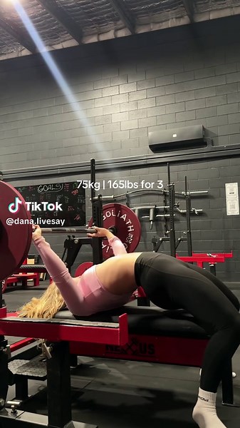 Benchos R Bench Pressing 75kg for 3 Reps