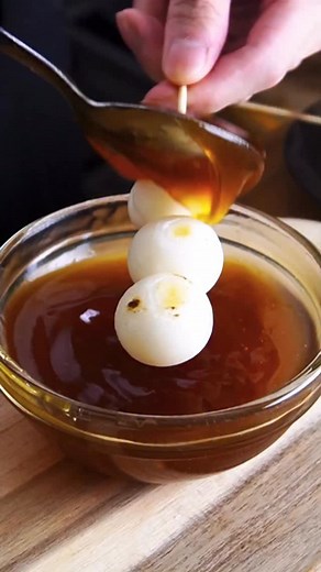 材料2つ！レンジで米粉だんご作り方！ 材料 ◯団子 ・米粉100g ・水150ml Ingredients: ◯ Dumplings ・100g rice flour ・150ml water #簡単レシピ #簡単料理 #お菓子作り #手作りお菓子 #お菓子レシピ #スイーツレシピ #レシピ動画 #簡単おやつ #syuncooking #団子 #米粉 | Syuncooking