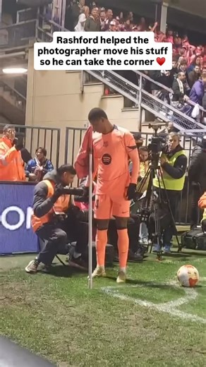 ESPN FC on Instagram: "Team player ❤️ (via @guzmaan_14)"