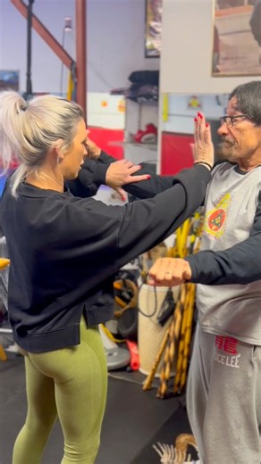 Knife flow drill & empty hand translation 🔪🫱 #filipinomartialarts #knifelife #kalisilat | Parra Academy Of Martial Arts