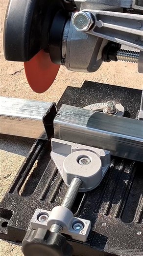 使いやすいツールで金属を正確に切断するための簡単な DIY のヒント。#diy #short