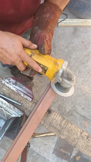 soldando en un corte 45 calibre 20. ,#herrería #soldadura #welding