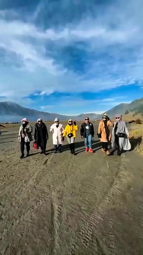 1.7K views · 697 reactions | #bromo #bromotravel #kawahbromo #bromohomestay #sunrisebromo #gunungbromo #pasirberbisik #gratis #jeepbromo #bromomalang #bromosekarangini #honeymoon #kawahbromo | BROMO TRIP | Facebook