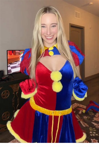 this cosplay is so cuteee 😩