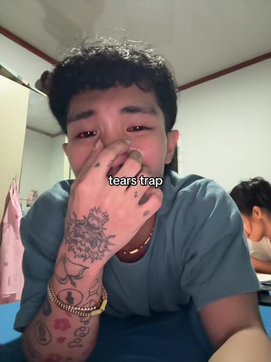 Emotional Tear Strap for Girls: Overcoming Lost Love