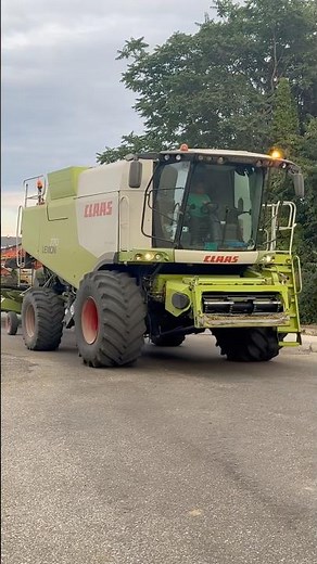 Arrival of Claas Lexion combines [ LEXION 760 & LEXION 770 & LEXION 780 ] #claas #farming #harvest