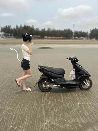 你确实挺迷人 但我妈说10点不回家就打烂我的鬼一