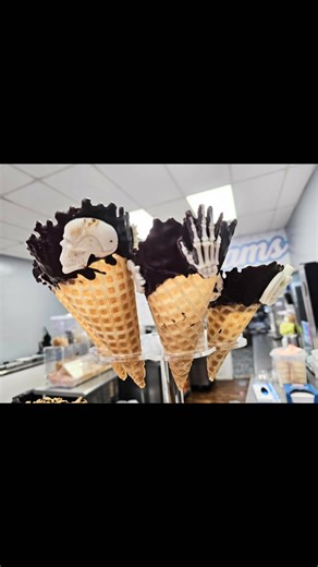 ☀️🍦 It’s a beautiful day in Downtown Newark, and we’ve got just what you need to make it even sweeter! Whether you’re stopping in for a scoop, grabbing a pizza with the fam, or snagging one of our spooky Halloween treats before they disappear — Drip Dreams is the place to be today! 🎃💀 ✨ Don’t forget — it’s your last weekend to enjoy our Halloween decorations and the famous Zombie Brain Shake before spooky season comes to an end! 📍Open today 12–9PM — come chill, laugh, and treat yourself (you