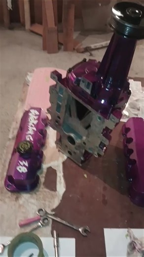 Cédrick @reliably.unreliable used 1K Clear to finish and protect his custom engine and valve cover paint job. Now those components are heat resistant up to 250°F intermittenly. Share your Dupli-Color paint project at My Garage on our website or tag us in your posts for your chance to be featured next! #mygarage #engineproject #clearcoat #1kclear #1kclearcoat #customengine | Dupli-Color | Facebook