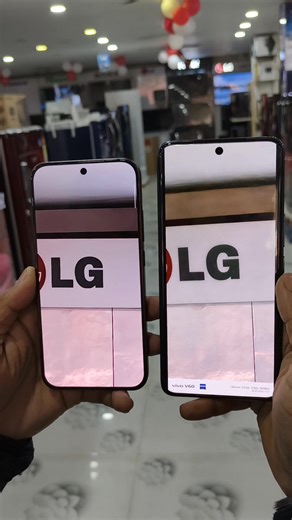 Vivo V60 Vs Oppo Reno 15 Pro Mini Zoom Test 📸 🔥#vivov60 #opporeno15promini #zoom #shorts | Amit Das