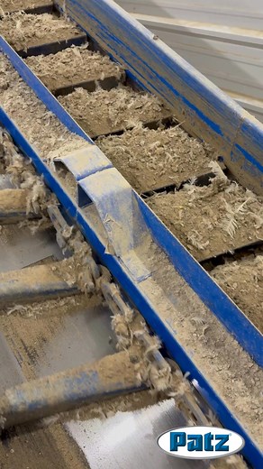 400 Material Mover: The Ultimate Conveyor 🔷 Simple Design 🔷 Layout Flexibility 🔷 Features Patz Proven Hook-and-Eye Chain Link and Flites 🔷 Moves a Variety of Materials | Patz Corporation