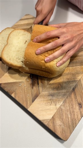 If you’ve always wanted to bake fresh, homemade bread, here’s your sign ✨🍞 This budget-friendly bread maker is perfect for beginners! Get it on Amazon: https://amzlink.to/az0yXGSR5NxVe (We may make 💰 from these links!) | Food Network