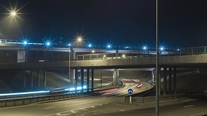 Speed traffic at night - Free Stock Video