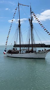 Arrivée de la goélette « La Belle Poule" de la Marine nationale aux Sables d’Olonne pour une escale de 5 jours au ponton Vendée Globe à Port Olona. Vous pourrez la visiter gratuitement et sans réservation, samedi et dimanche de 10h à midi et de 13h30 à 18h. | Les Sables d'Olonne