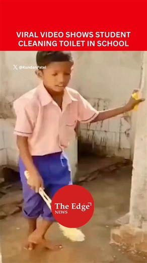 A shocking video from Jharkhand’s Garhwa district shows government school children being made to clean toilets instead of attending classes. The incident from a primary school in Lava Champa, Bardihha block, has triggered outrage, with authorities stepping in and ordering action after the clip went viral.#Jharkhand #Garhwa #ViralVideo #BreakingNews #EducationSystem #ChildRights