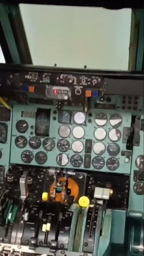 DC-9 Cockpit 三沢航空科学館