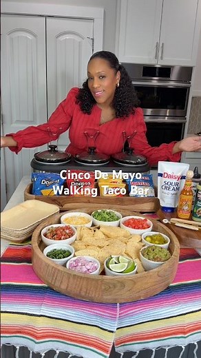 Cinco de Mayo Walking Taco Bar #cincodemayo #walkingtacobar #nachobar #hostingideas