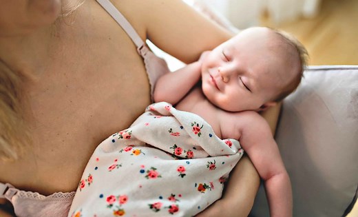 How to Breastfeed Your Newborn During The First Weeks