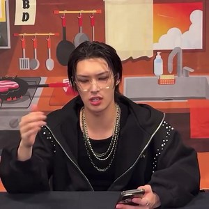 someone asked when Mingi is going to marry Yunho and he said that it’s illegal in korea and it’s just a friendship 😭😭😭😭 | ATEEZmemes