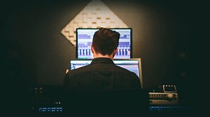 KOMPLETE Sketches artist Deru, AKA Benjamin Wynn, is an Emmy Award-winning composer & producer based in Silver Lake, LA. We spoke to him about the daily studio rituals behind his unique sound. More on Deru: bit.ly/NI_Deru | KOMPLETE