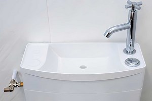 Iseo, un réservoir universel (3 ou 6 litres) avec lavabo intégré pour économiser l'eau des WC