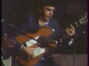 Nos despertamos hoy con este cante por Alegría de Chano Lobato, con la guitarra de José Luis Postigo, feliz jueves!!!!! | Casa de la Memoria