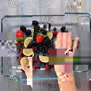 20M views · 623 reactions | How to make a commercial? The easy way to advertise goods. 盧 | 5-Minute MAGIC | Facebook