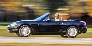 View Photos of the 1998 Mazda Miata