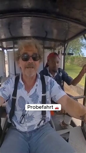 Vollgas mit dem selbstgebaute, solarbetriebenen Elektro Tuk Tuk! 😳🚗 🤘 Heino - Ein Kölner in Kenia ➡️ Dienstag I 21:15 auf #DMAX Previews könnt ihr immer schon 7 Tage vorab auf discovery sehen. #heino #solarenergie #tuktuk #elektroauto #kenia | DMAX