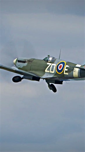 Spitfire Mk IX MH415 Takeoff #v12 #merlin #aviation #flying #history