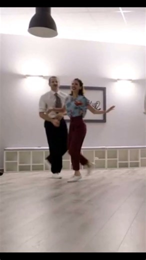 The Chicken and the Hawk - Boogie Woogie Show | Swing Studio 22