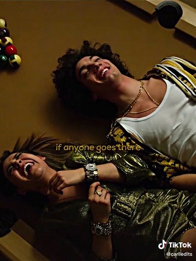 Lucrecia and Valerio Love Story in Elite Season 2