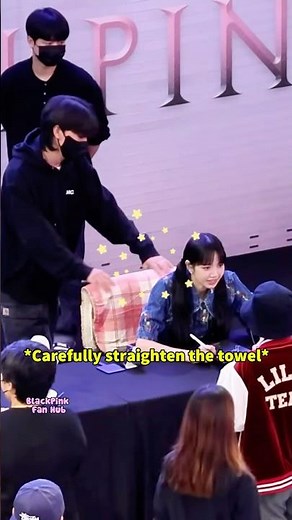 Lisa’s Manager Makes Sure She’s Comfortable ✨💗 #blackpink #lisa #manager #shorts