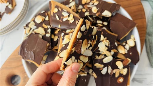Irrestible Chocolate Toffee Bark Recipe