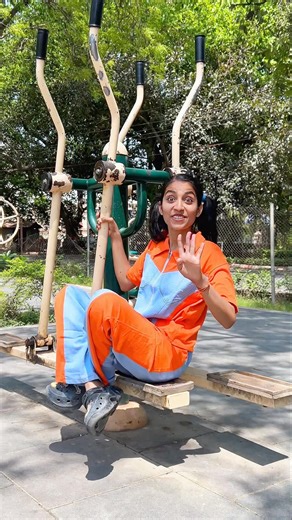 Vatsu ye kaise jhul rhi hai 😱😰 #crazykanya #shorts