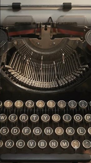 ⌨️ Why Is the Keyboard QWERTY? 🤯