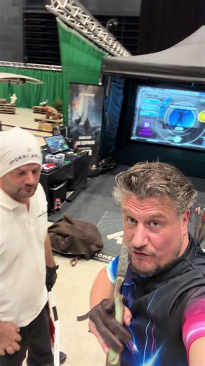 Heute mit Martin Spörri ein spontanes Wettschießen hingelegt – einfach weil’s Spaß macht. Anlage aufgebaut, alles eingestellt, ein paar Pfeile fliegen lassen… und ja: Es fühlt sich jedes Mal verdammt gut an, wenn ArcheryTime steht und läuft. 🎯🔥 Martin hat natürlich direkt angezogen – ich sag mal so: Ich behaupte, ich hab gewonnen… er behauptet, er hätte gewonnen. Die Wahrheit liegt irgendwo zwischen Pfeil 3 und 4. 😄 Auf jeden Fall: Mega Stimmung, coole Session, und die Anlage macht einfach La