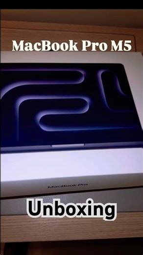 MacBook Pro M5 Unboxing – First Look & Premium Feel 💻