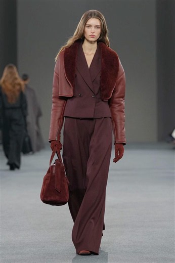 Max Mara Atelier Fall/Winter 2026-2027 #fashion #fashionstyle #model #fashionweek