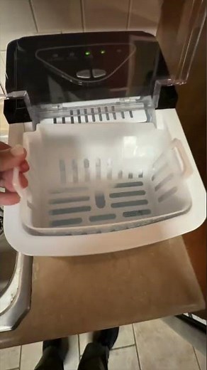 Review of Frigidaire EFIC123-SSBLACK Compact Countertop Ice Maker