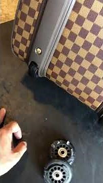 LV キャリーバッグ修理 キャスター交換