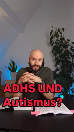 Mark | AuDHSler | Mit Fakten gegen Vorurteile on Instagram: "💭 Wusstest Du, dass ADHS und Autismus wechselseitig miteinander vergesellschaftet sind? Nein? Dann geht es Dir so, wie mir bis vor 4 Wochen. Da hat mich nämlich eine meiner Followerinnen gefragt, ob ich denn wüsste, wie ADHS Medikation wirkt, wenn man neben ADHS noch komorbid eine Autismus-Spektrum-Störung hat (Geläufig unter der Abkürzung AuDHS). In meinem jugendlichen Leichtsinn sagte ich ihr: "Damit habe ich keine persönliche Erfah