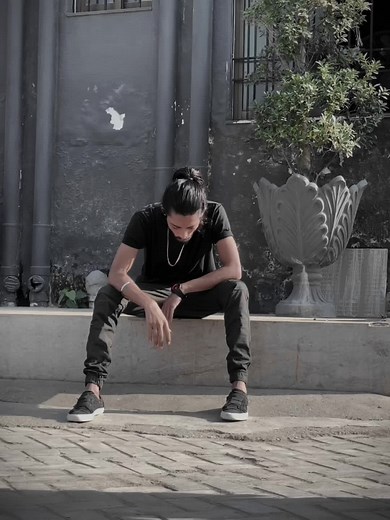 Dynamic Urban Poses: A Creative Visual Exploration