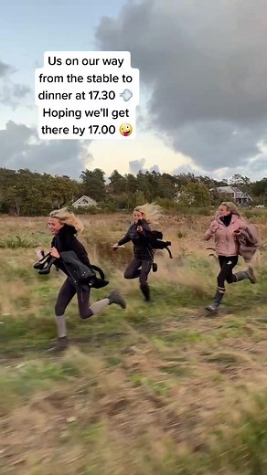 Who can relate? Equestrian life 💁🏼‍♀️🤣 #equestrian #equestrianlife #viral #foryou #fail #horsegirls #dressagelife #horselife #humor