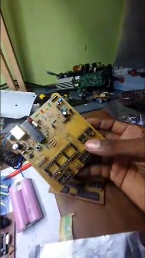 Homemade Microship PIC Microcontroller Programmers with Recycled Components