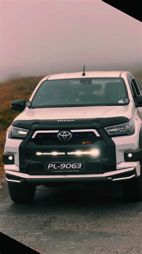 ✅ RGB Grille Lights ✅ Aurora 32 inch RGB unde grille light bar ✅ Hamer bonnet lights ✅ Fromt modelista bodykit lip Best combination on a Rocco 25. #eliteautoimports #eliteupgradeslk #4x4Upgrades #hilux4x4 #hiluxsrilanka