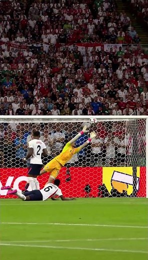 MEXICO FIGHTS BACK! Julián Quiñones' Stunning Strike Sends Shockwaves Through England #skills