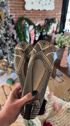 Watch Cutest Affordable Flats on Amazon Live