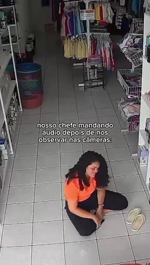 Debi & Lóide: Humor e Situações Estranhas na Empresa