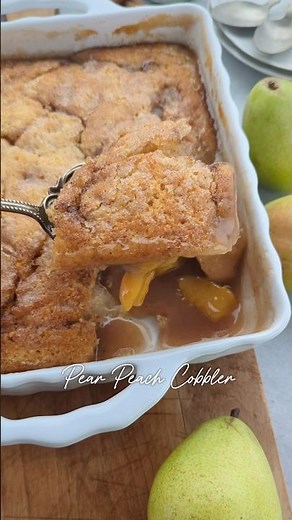 Pear Peach Cobbler 🍑 #recipe in the description!